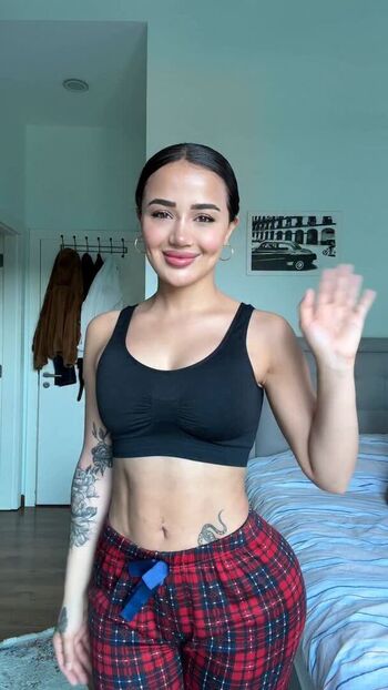 Full leaked Melekazad private photo