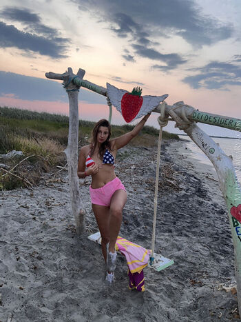 Melena Maria Rya