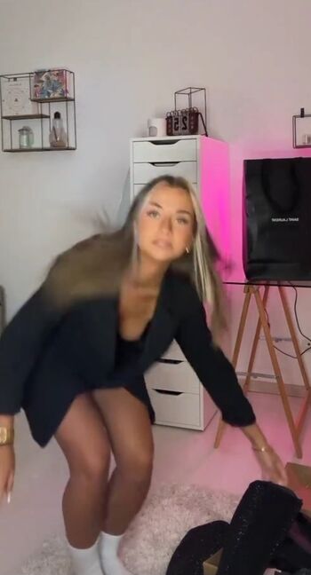 Full leaked Melinecrn private photo