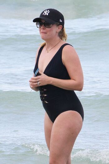 Full leaked Melissa joan hart private photo