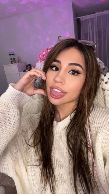 Full leaked Melmie private photo