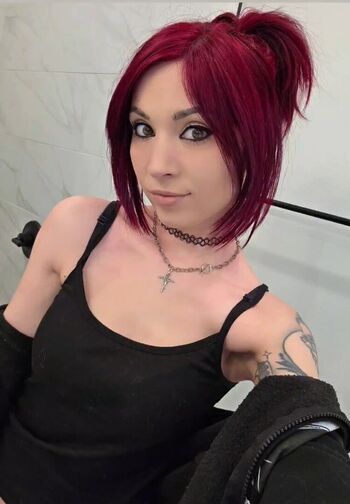 Full leaked Meloniemac private photo