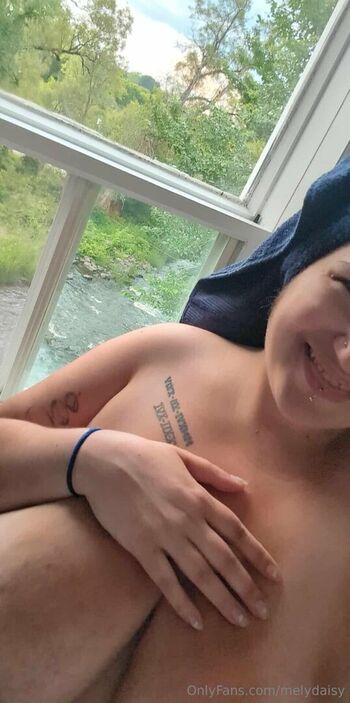 Full leaked Melydaisy private photo