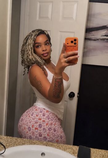 Full leaked Melzbubble private photo