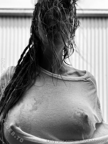 Full leaked Merindahbrooke page private photo