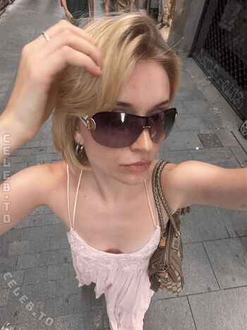 Full leaked Merleperle private photo