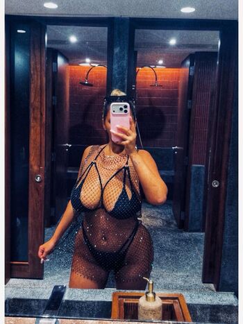 Meryanne_hot