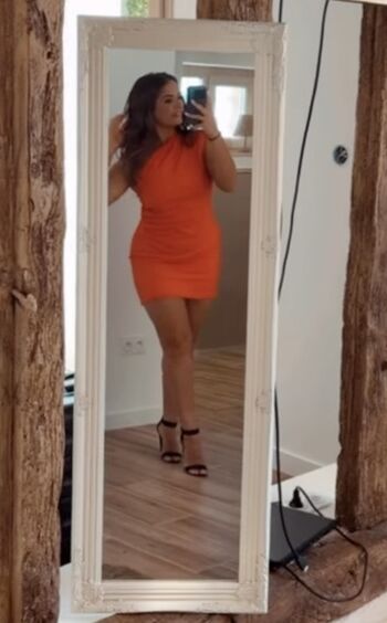 Full leaked Meuf en talons page private photo