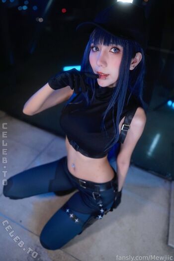 Full leaked Mewjiic page private photo