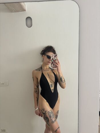 Full leaked Mformorphine private photo