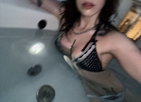 Full leaked Mformorphine private photo