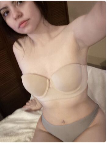 Mia Basanes