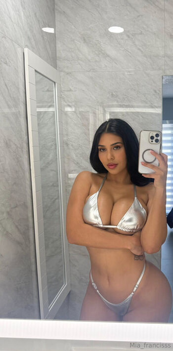 Full leaked Mia francis private photo