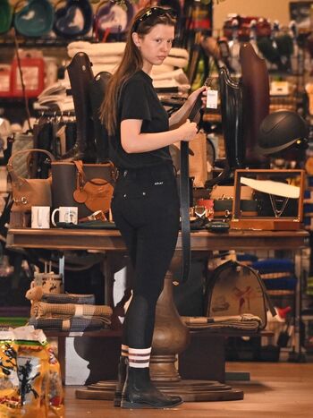 Full leaked Mia goth private photo