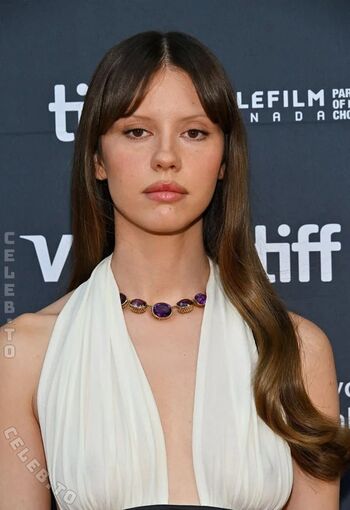 Full leaked Mia goth private photo