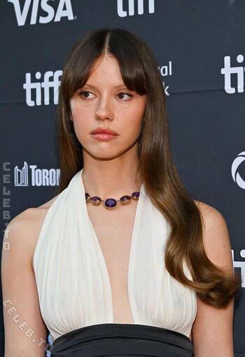 Full leaked Mia goth private photo