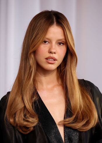 Full leaked Mia goth private photo