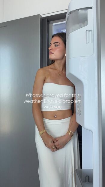Full leaked Mia green page private photo
