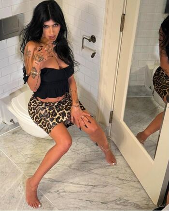 Full leaked Mia khalifa private photo