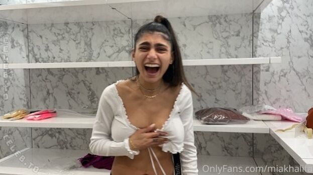 Full leaked Mia khalifa  page private photo