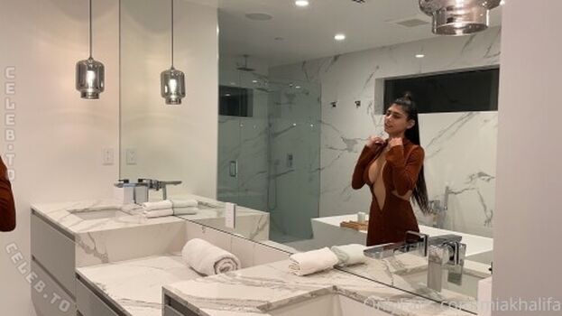 Full leaked Mia khalifa  page private photo