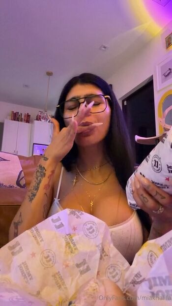 Full leaked Mia khalifa  page private photo