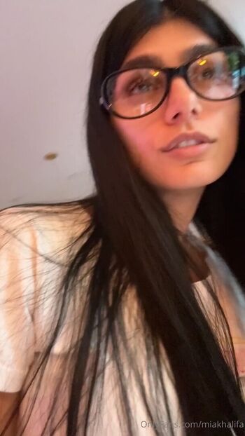 Full leaked Mia khalifa private photo