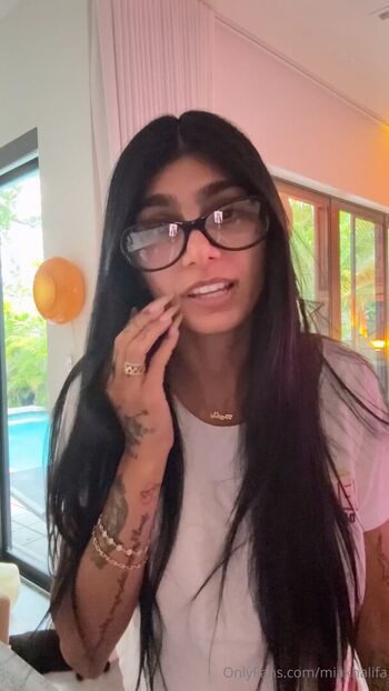 Full leaked Mia khalifa private photo