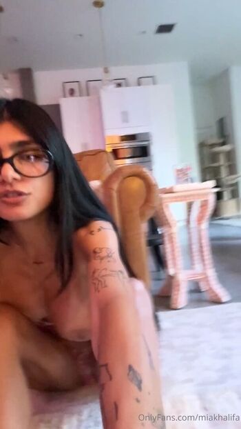 Full leaked Mia khalifa private photo
