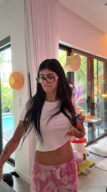 Full leaked Mia khalifa private photo
