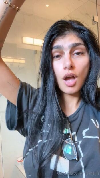 Full leaked Mia khalifa private photo