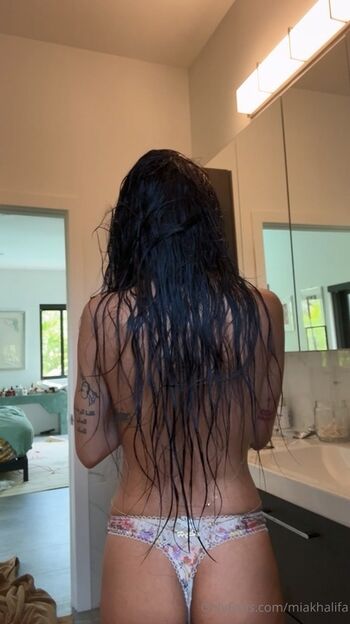 Full leaked Mia khalifa private photo