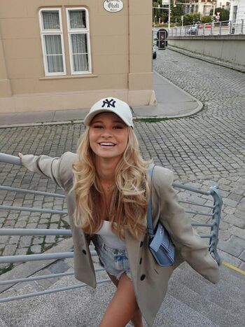 Full leaked Mia mikulin private photo