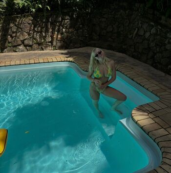Full leaked Mia underhill private photo