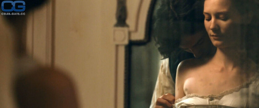 Full leaked Mia wasikowska private photo