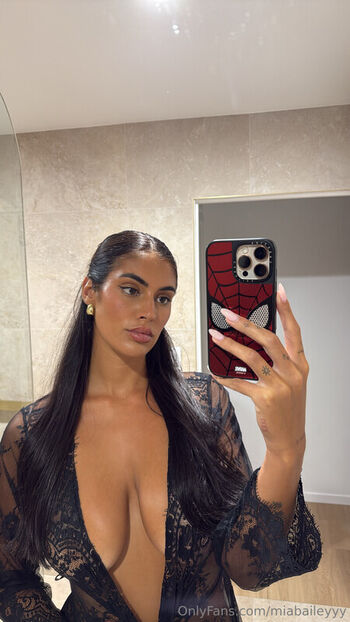 Full leaked Miabaileyyy private photo