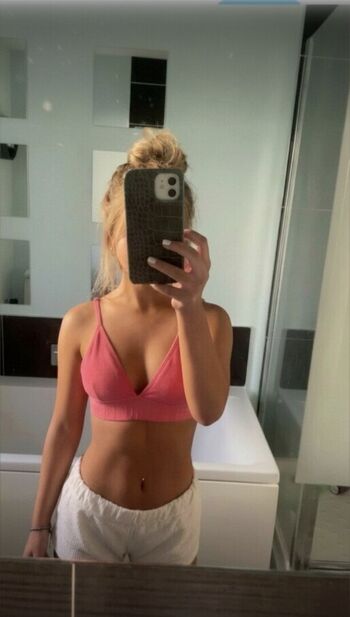 Full leaked Miajustturned private photo