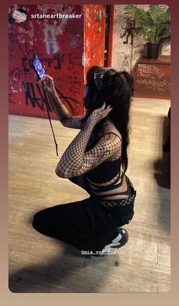 Full leaked Miavonfox private photo