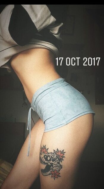 MiaVonFox