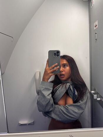 Full leaked Miaz page private photo