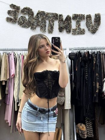 Full leaked Mibreoo private photo