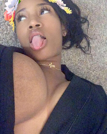 Full leaked Michellewalker private photo