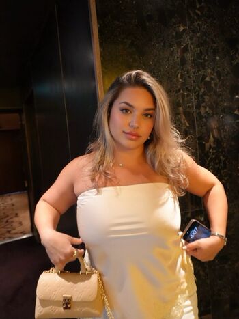 Full leaked Michhelleex private photo