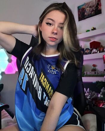 Full leaked Mictia private photo