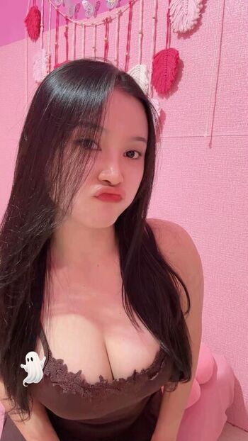 Full leaked Mietektek private photo