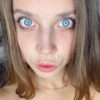 Full leaked Mihanika private photo