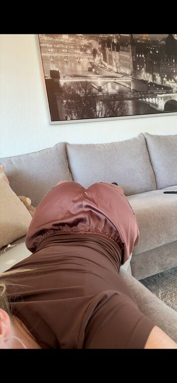 Full leaked Miiilleb page private photo