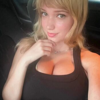 Full leaked Mikahhlynn private photo