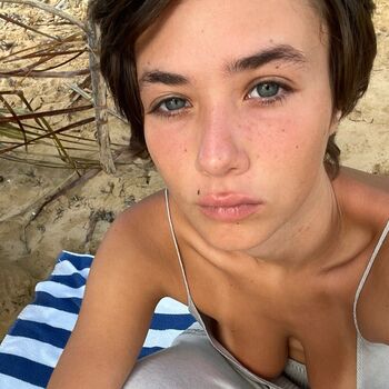Full leaked Mikaila private photo