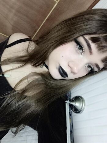 Full leaked Mikansee private photo